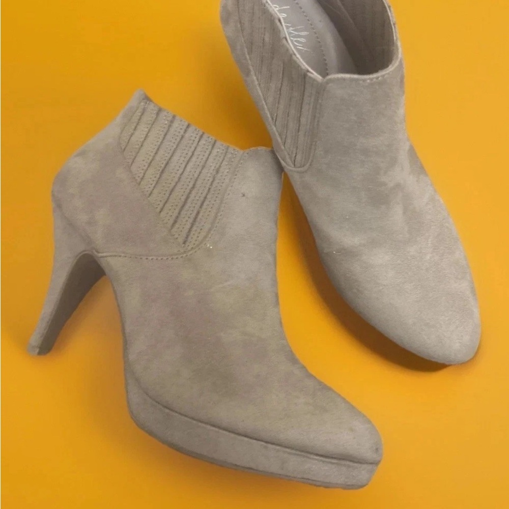 Dexflex heeled Ankle Boots for Women 8
